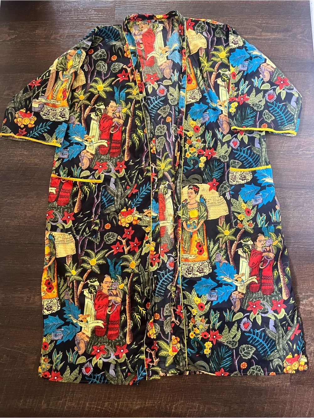 Woman Black Floral & Frida Kahlo Print Kimono Robe